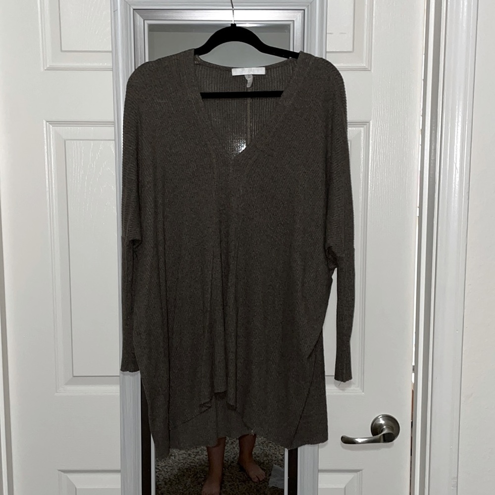 Oversized, lightweight, green sweater